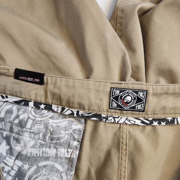 Metal Mulisha Mens Beige Flat Front Shorts 10" Size 44 Casual Embroidered Logo - Picture 7 of 12